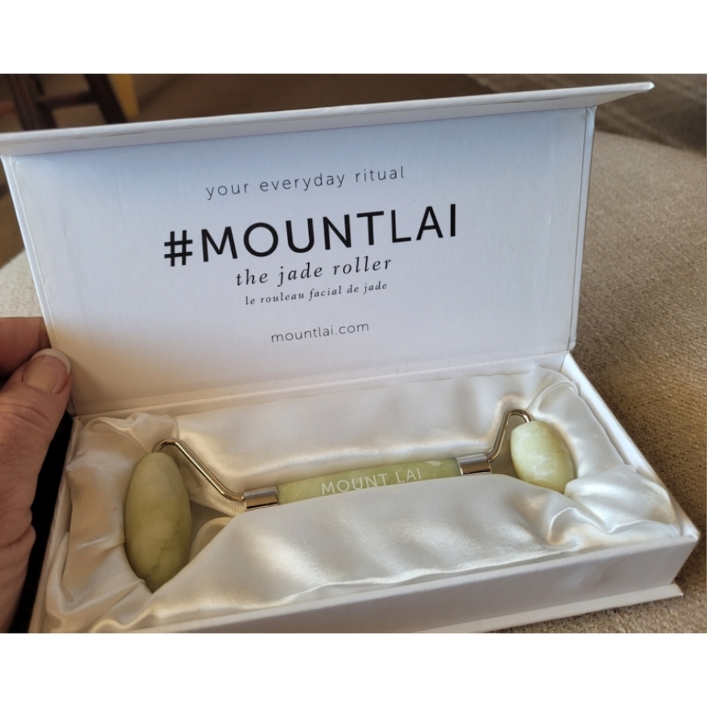 Mount Lai Jade Facial Massage Roller with Box